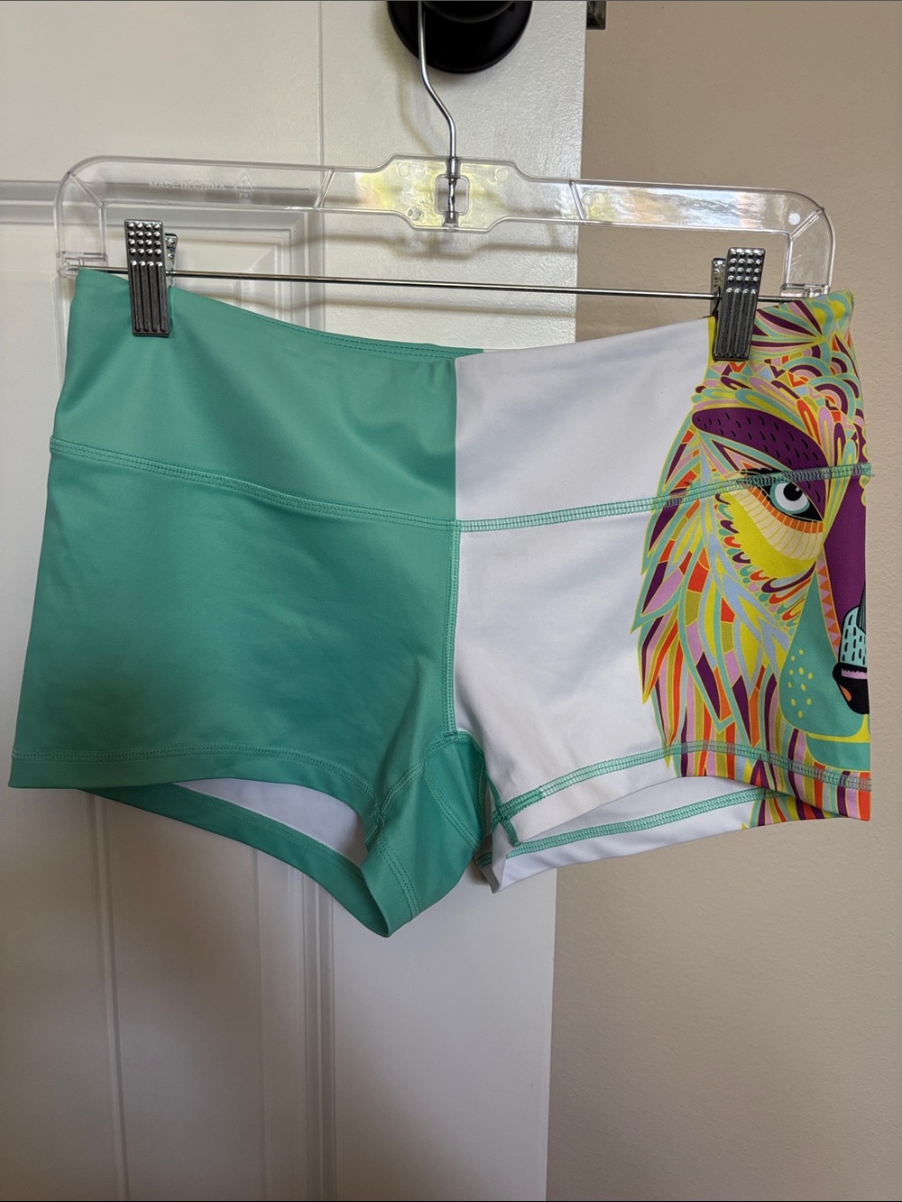 Colorblock Mint & White Women's Size Med Athletic Shorts with Wolf Print